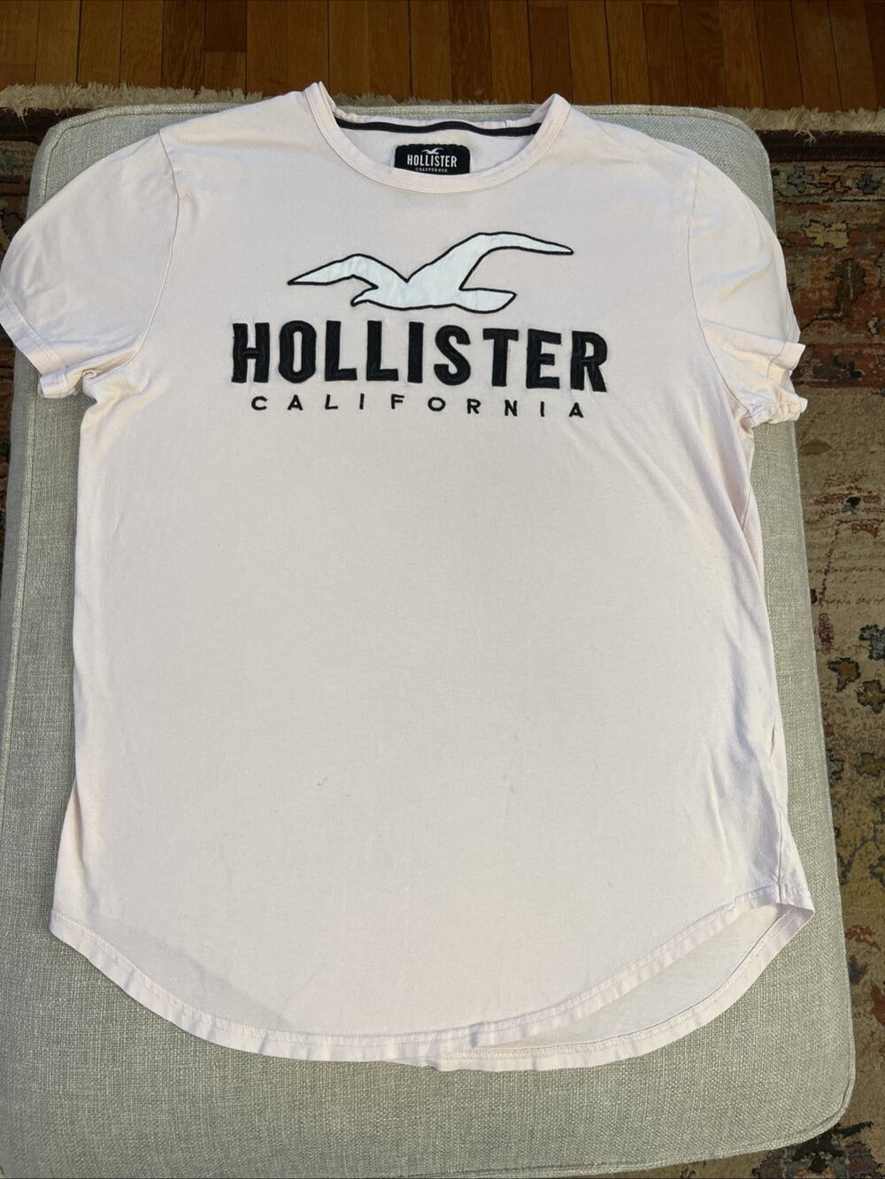 Vtg Hollister Men's L Pink Cotton Applique Embroidered Graphic Logo T-Shirt Y2K